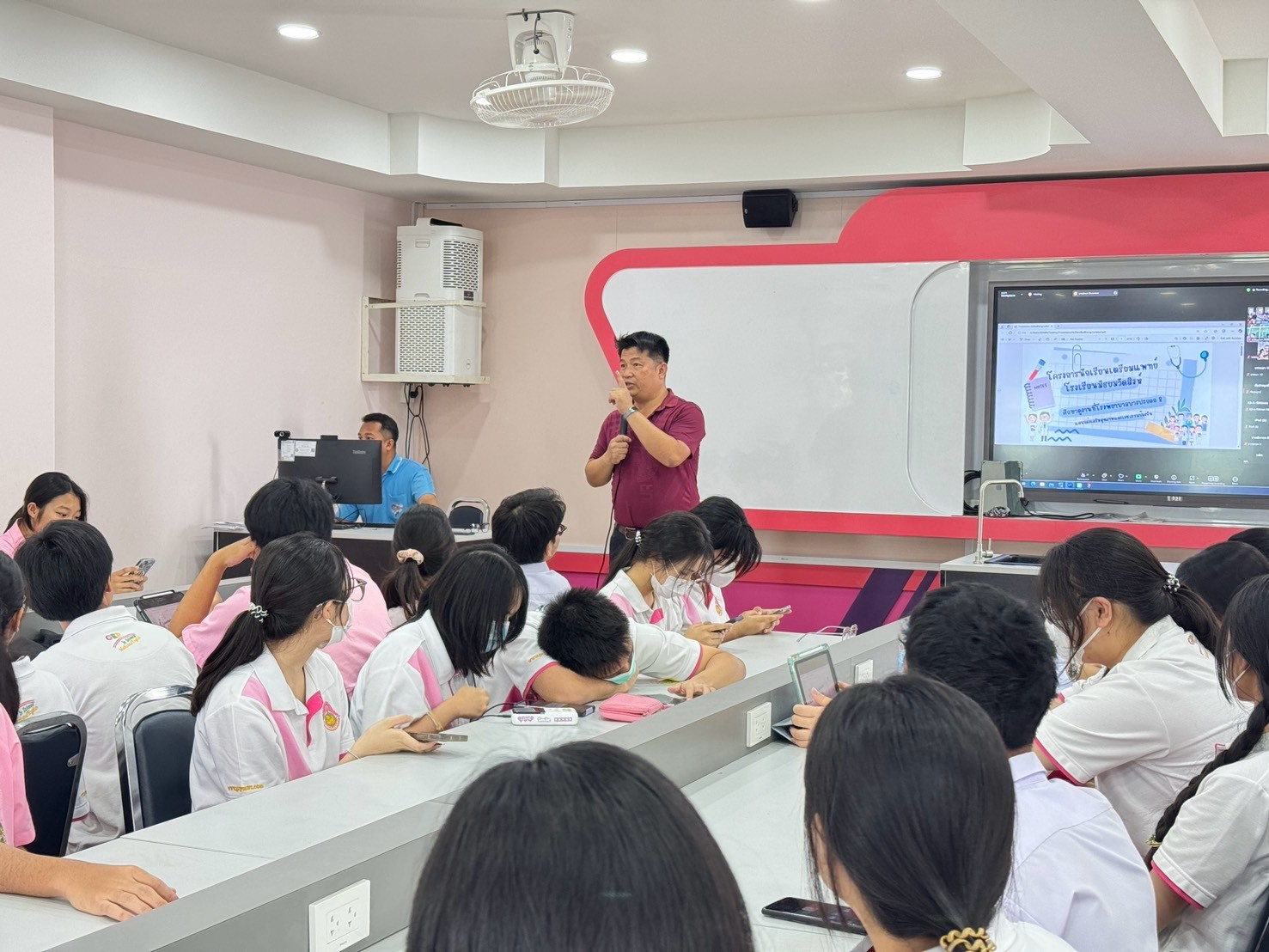 ปฐมนิเทศนักเรียนฝึกประสบการณ์โรงพยาบาลบางปะกอก8